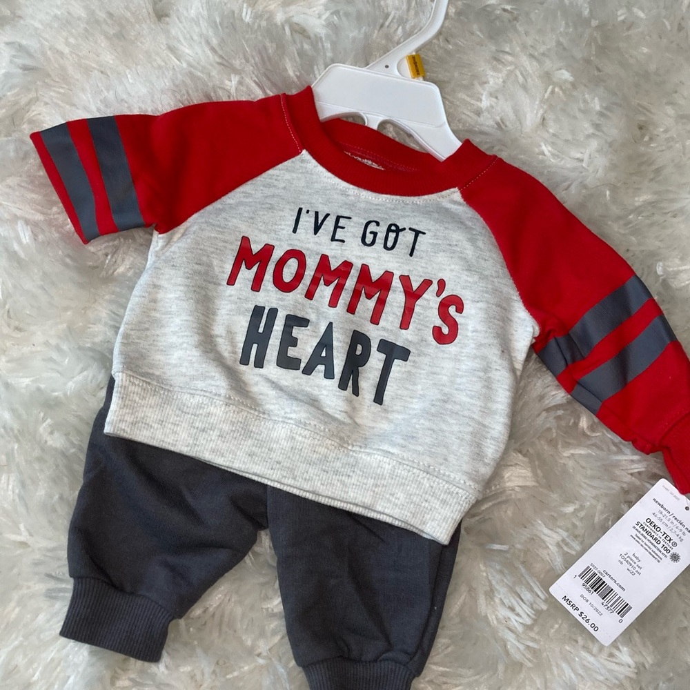 Carter’s Newborn 2 piece set. NWT